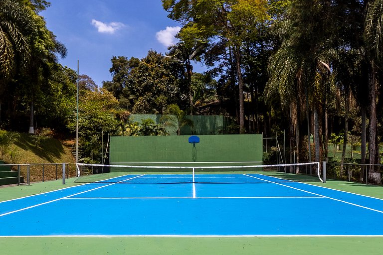 5 QTS: Futebol, Tênis, Sauna e Boate a 30min de SP