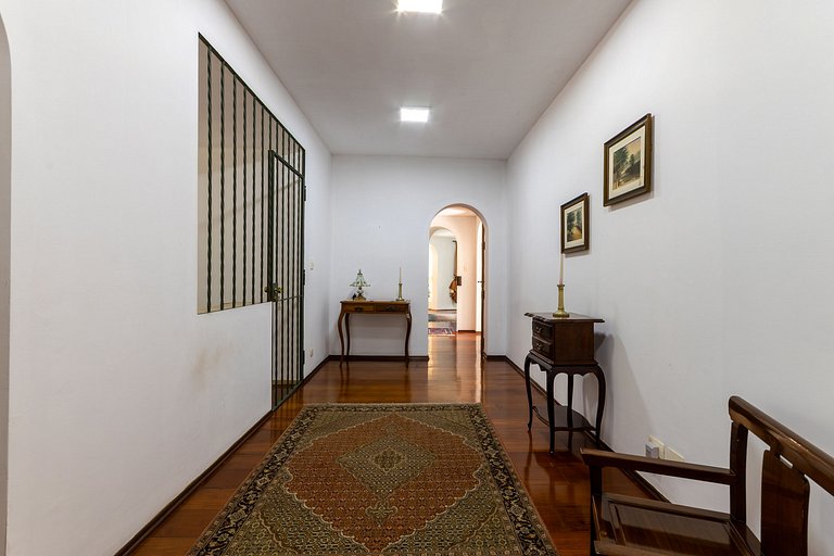 5 QTS: Futebol, Tênis, Sauna e Boate a 30min de SP